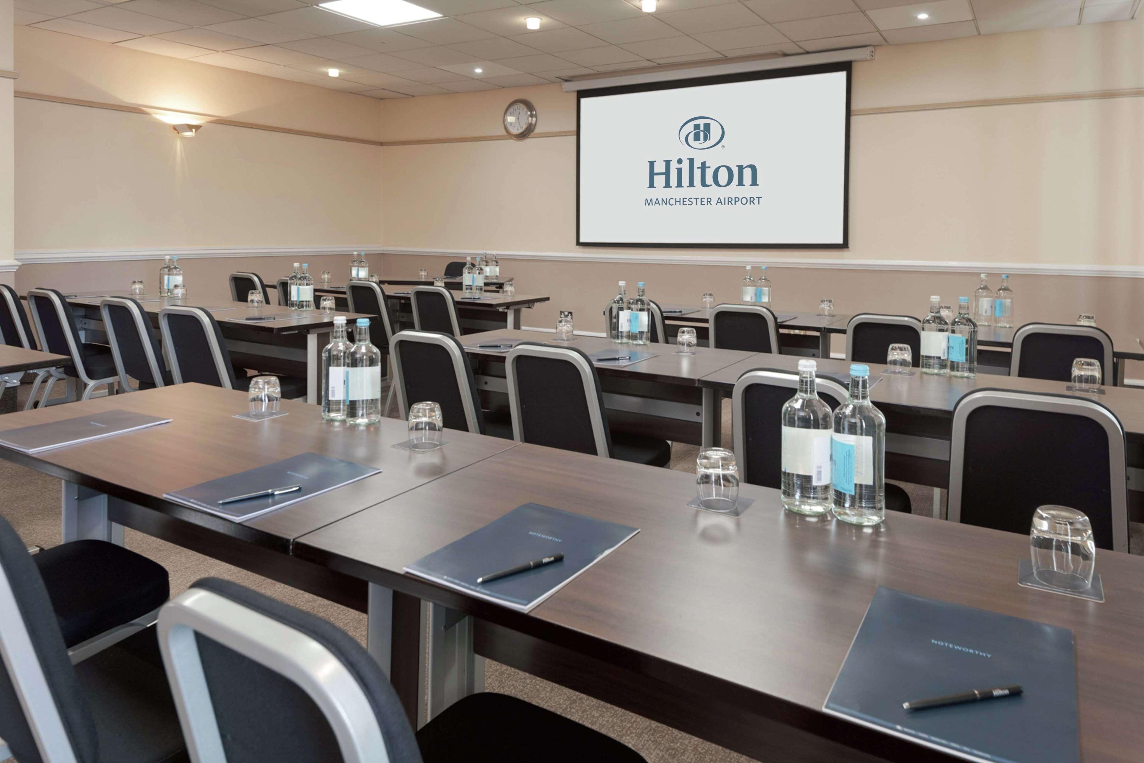 Doubletree By Hilton Manchester Airport Hale  Exterior photo