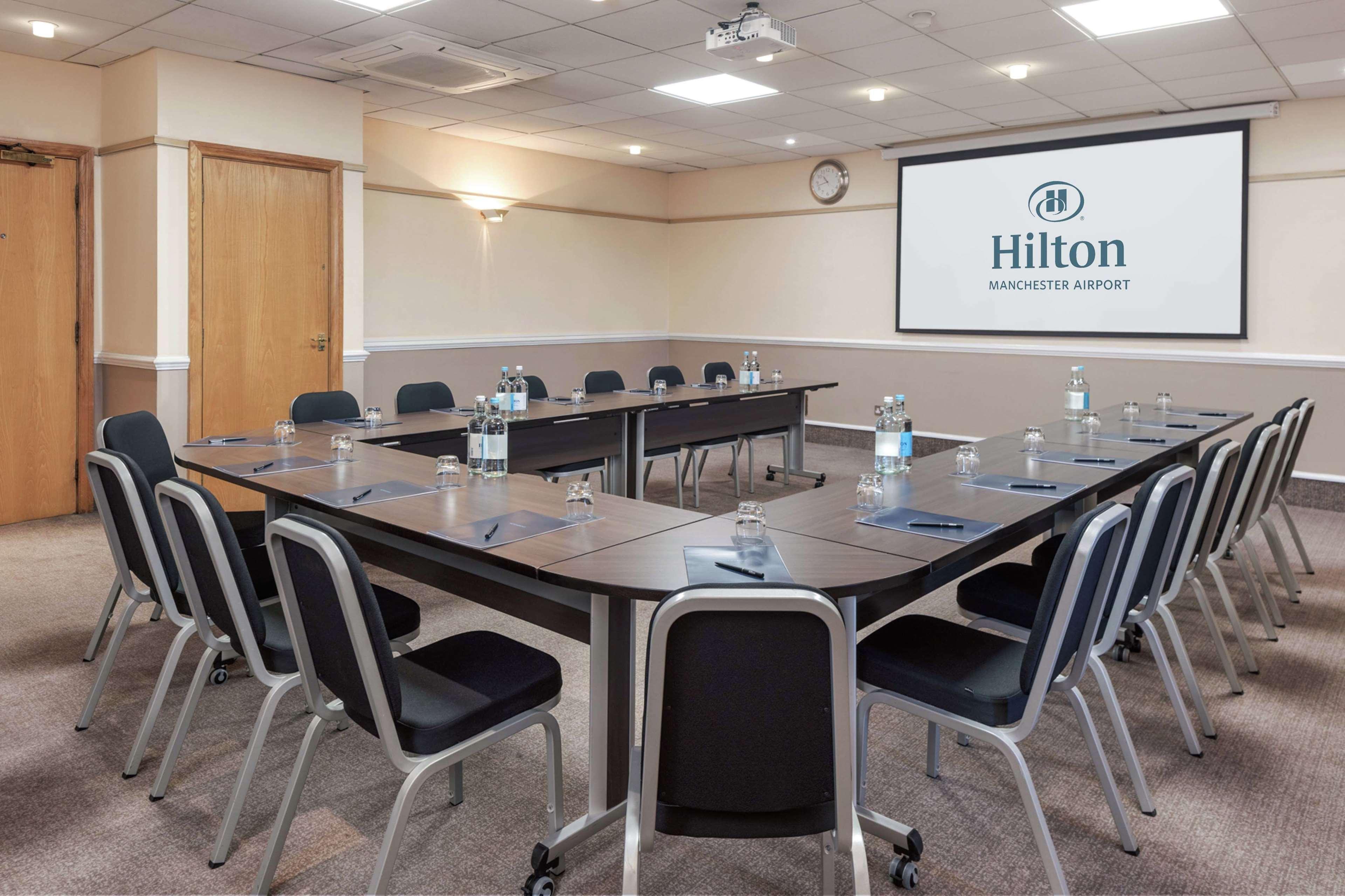 Doubletree By Hilton Manchester Airport Hale  Exterior photo