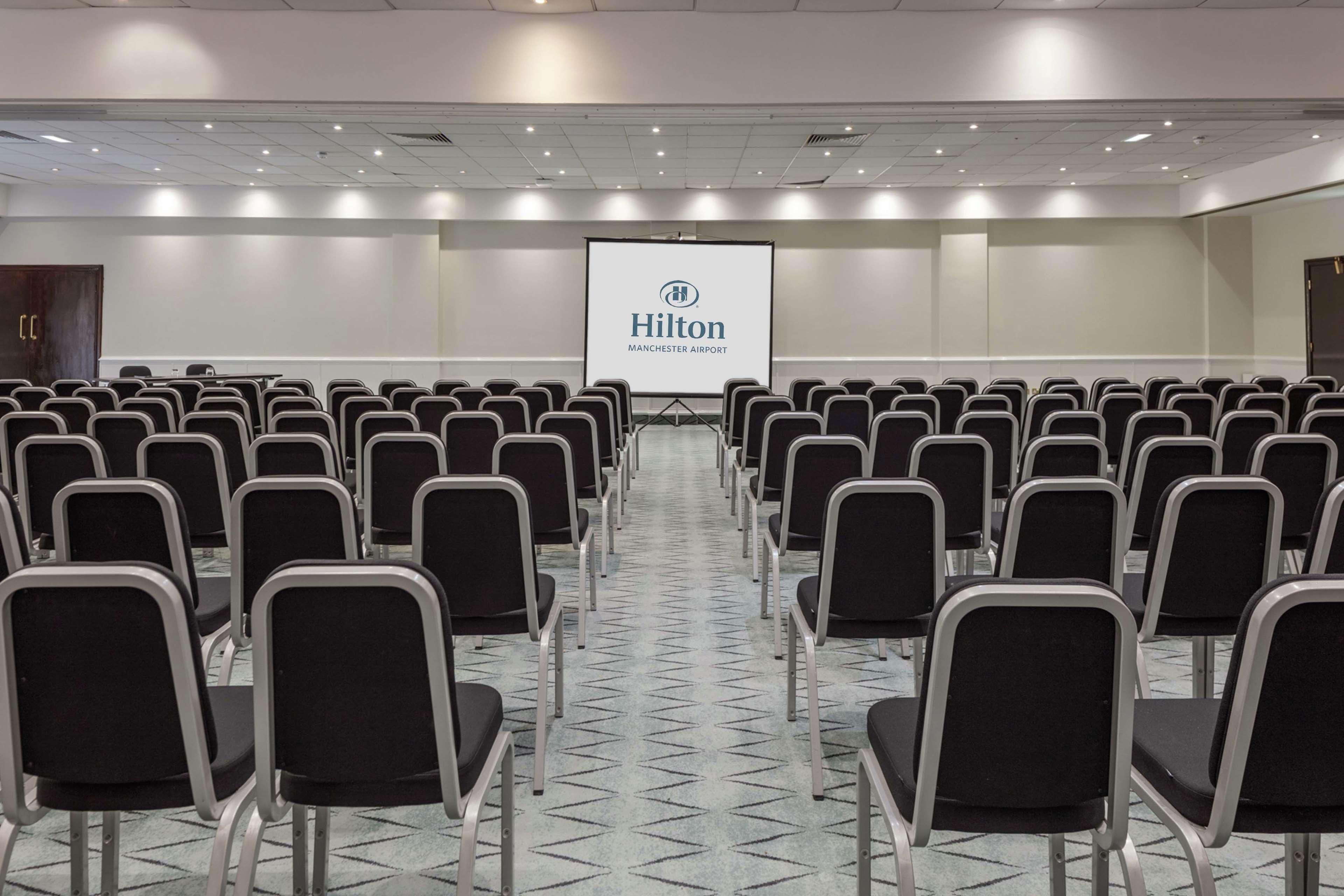 Doubletree By Hilton Manchester Airport Hale  Exterior photo