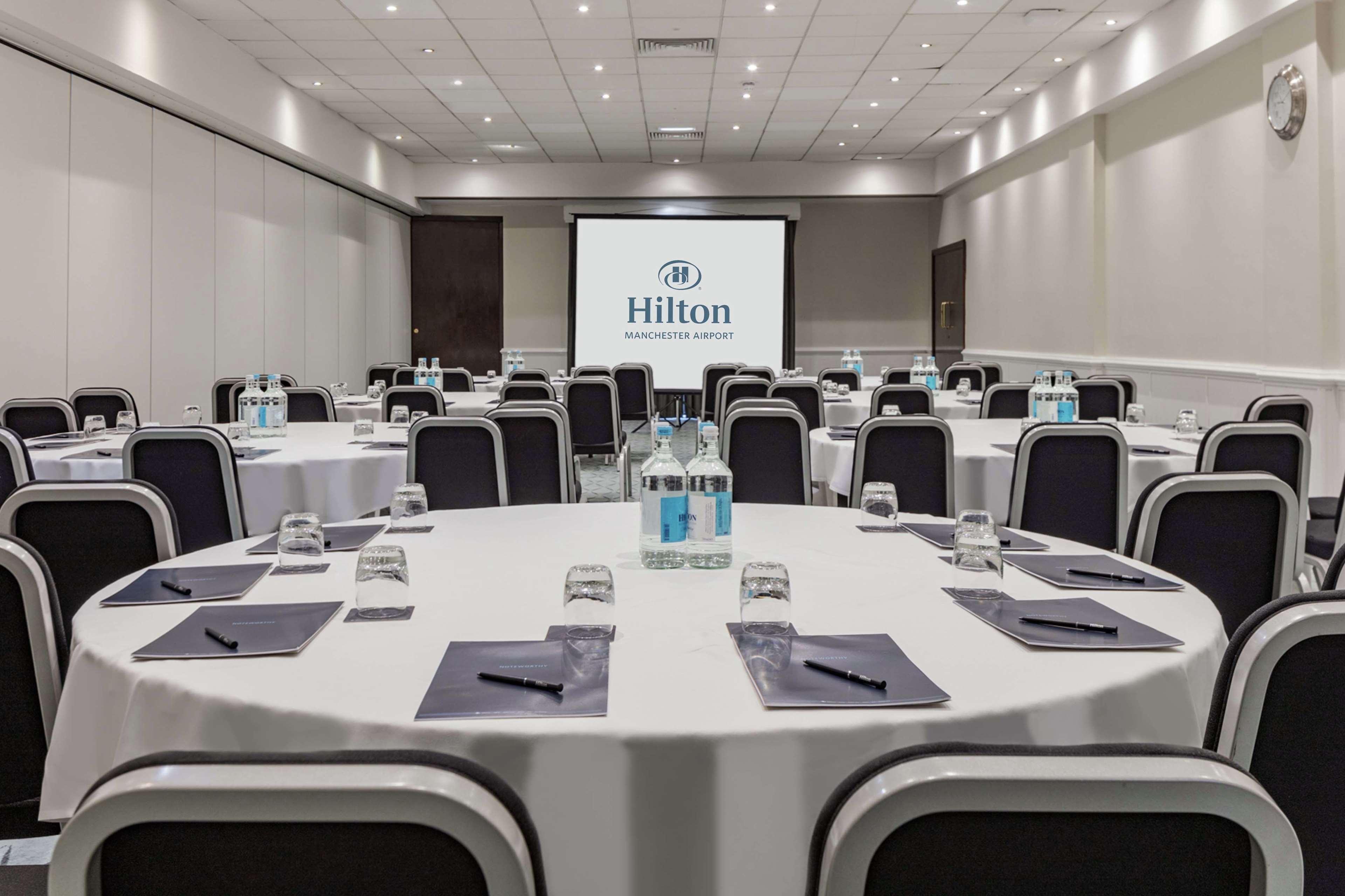 Doubletree By Hilton Manchester Airport Hale  Exterior photo