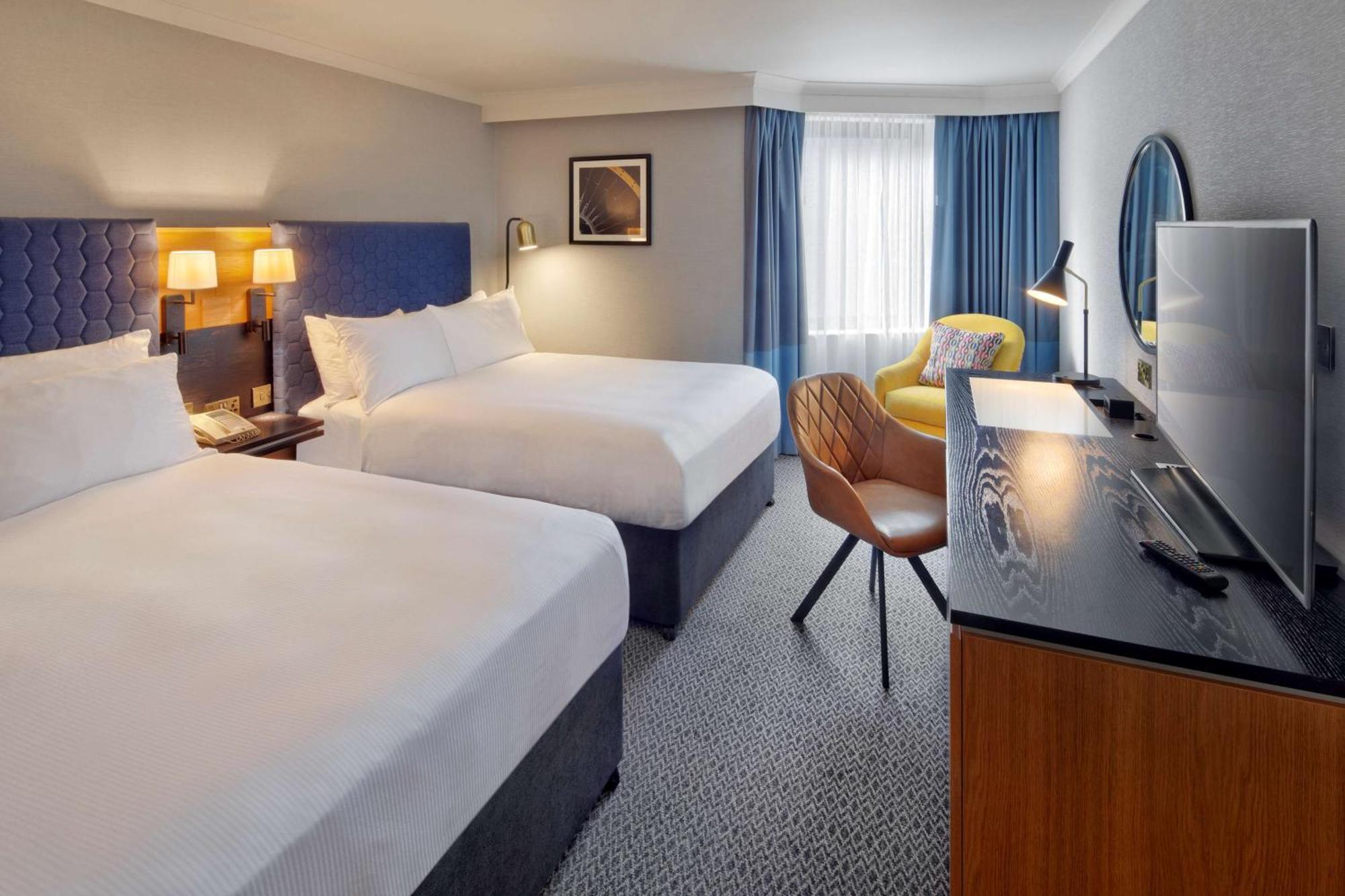Doubletree By Hilton Manchester Airport Hale  Exterior photo